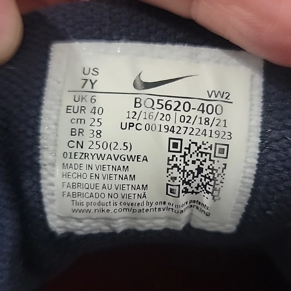 Nike Kyrie Flytrap 3 EP 'Obsidian Boys Youth Size 7 Sneakers